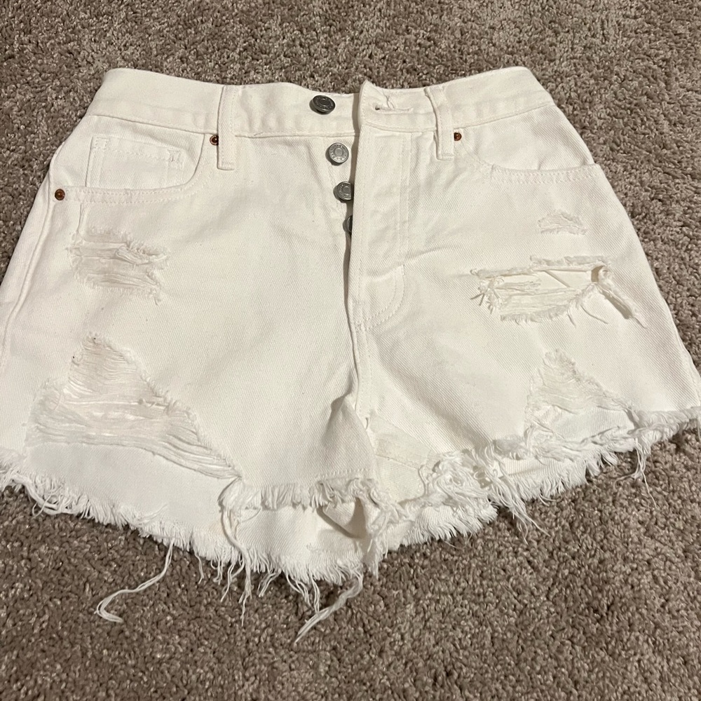 White pacsun jean shorts cute never worn open to offers